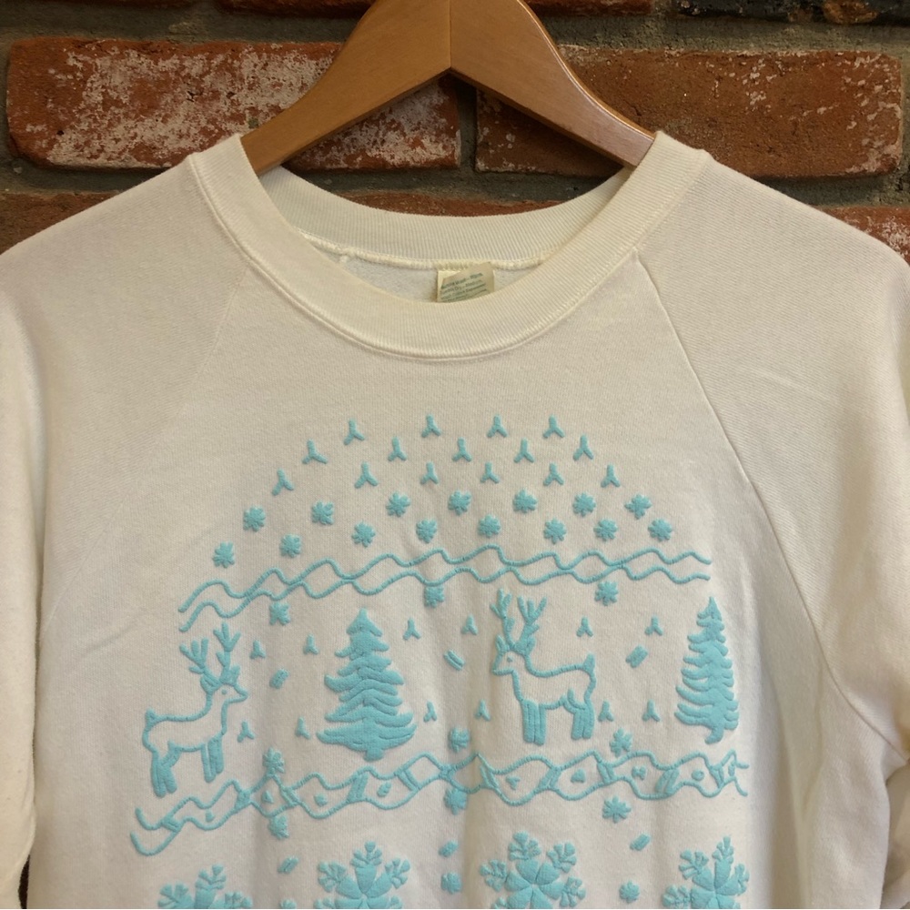 Vintage 1980s Lake Tahoe Holiday Winter Textured Crewneck Sweatshirt - Picture 5 of 8